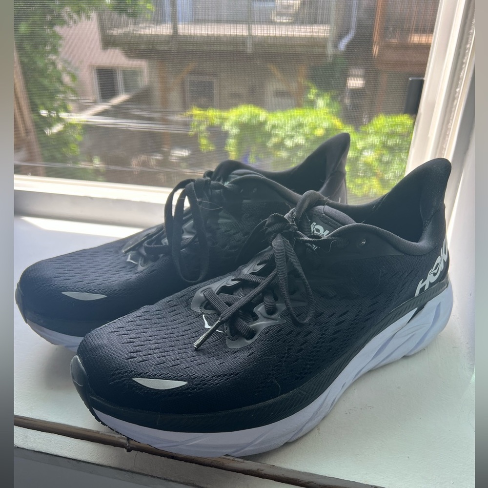 Hoka Clifton 8 size US 8.5 woman